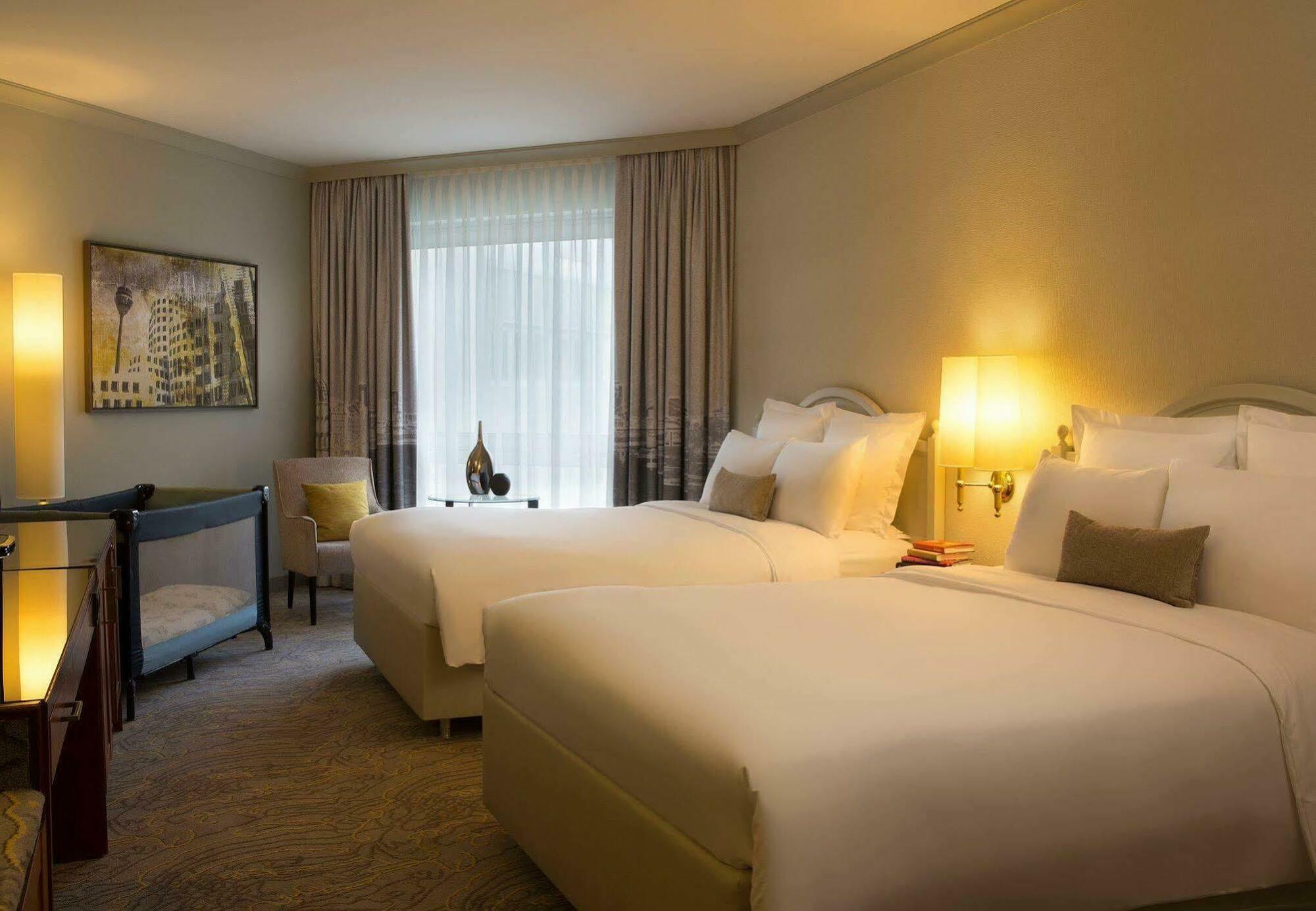 Renaissance Duesseldorf Hotel Εξωτερικό φωτογραφία